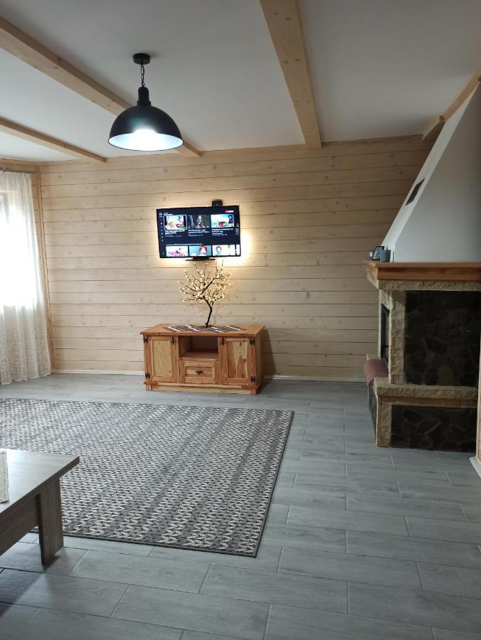 Brand New 2020 Specious Apartment Druzi 2 Poljanyzja Exterior foto